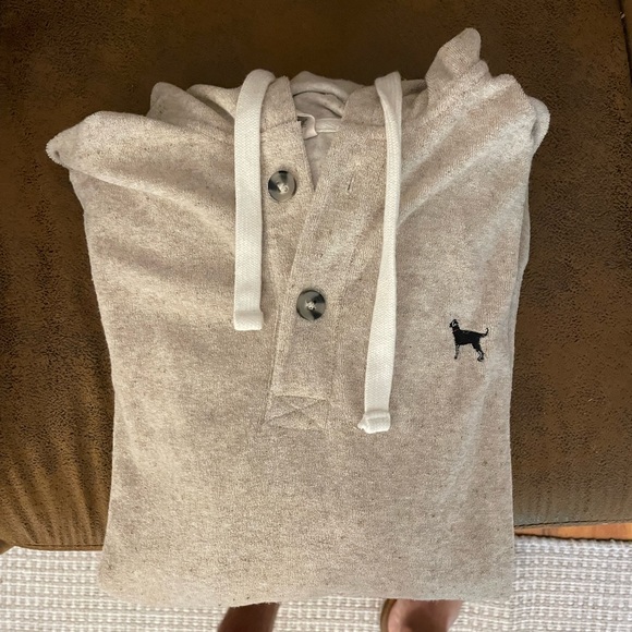 Black Dog Sweatshirt - Picture 1 of 5